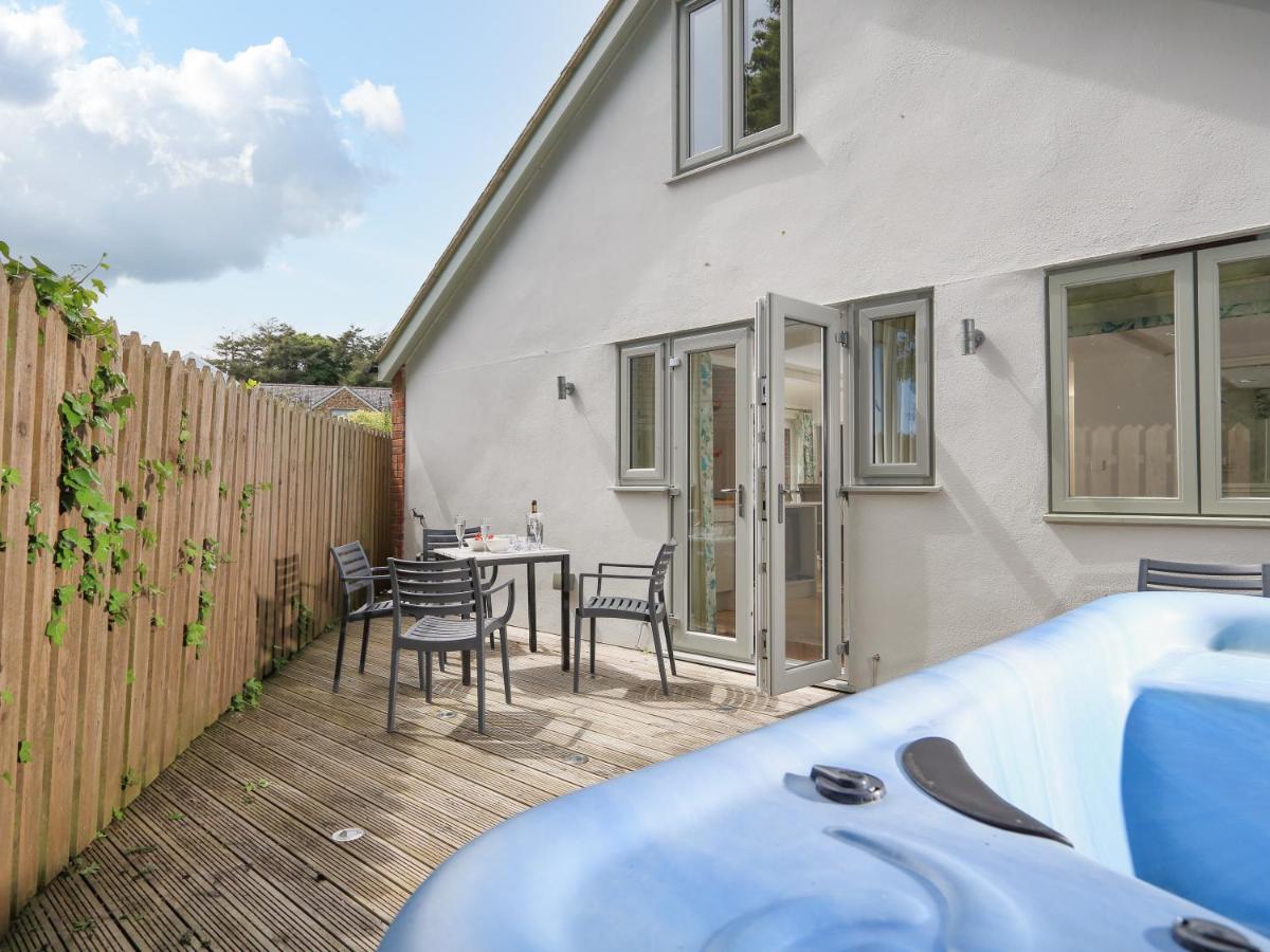 Keepers Lodge, Hillfield Village Дартмаут Экстерьер фото